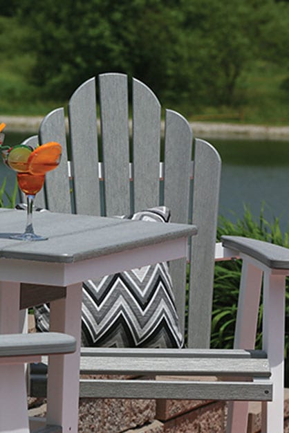 28in Square Table with Cozi Back Chairs