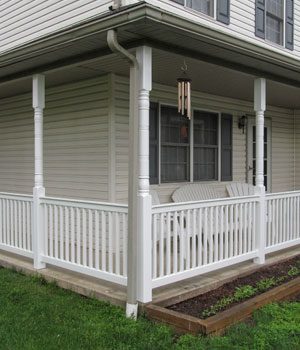 porch railing and posts in white vinyl