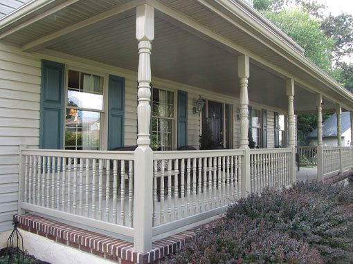 Main Gallery Traditional Vinyl Railing